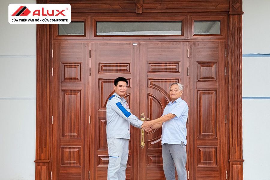 Mẹo Sử Dụng Và Bảo Quản Cửa Thép Vân Gỗ Giúp Kéo Dài Tuổi Thọ