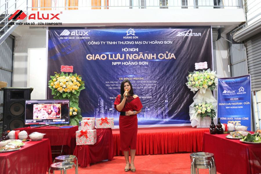 Thương Hiệu Alux Đồng Hành Cùng NPP Hoàng Sơn Tổ Chức Hội Nghị Giao Lưu Ngành Cửa