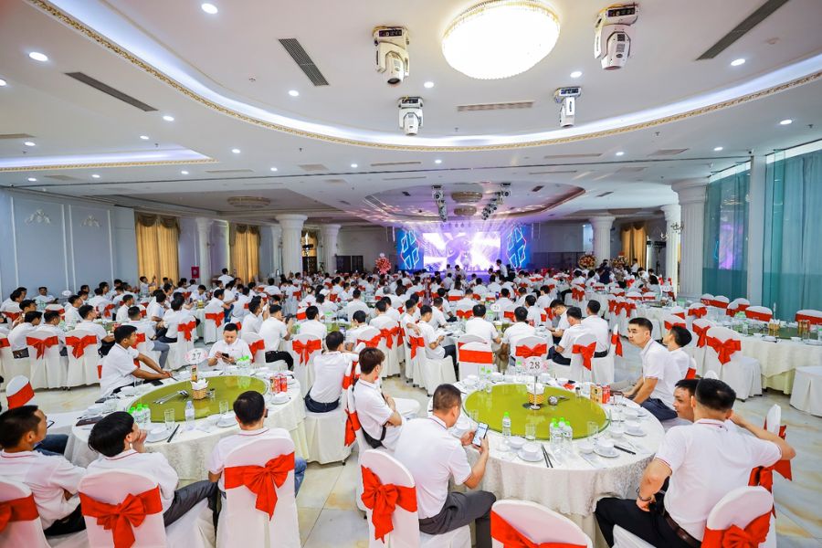 Công ty CP Alumax Việt Nam đã tổ chức Hội nghị khách hàng tại Bắc Giang, thu hút sự tham gia của hơn 200 nhà phân phối, đại lý và khách mời từ khắp cả nước