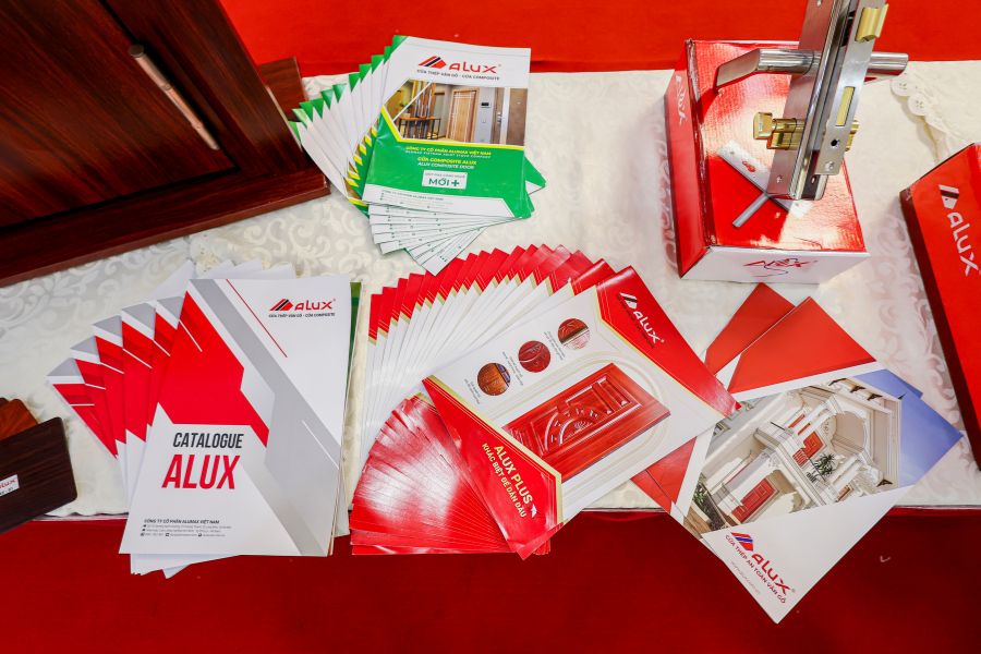 Mua Cửa Thép Vân Gỗ Giá Rẻ Ở Đâu?
