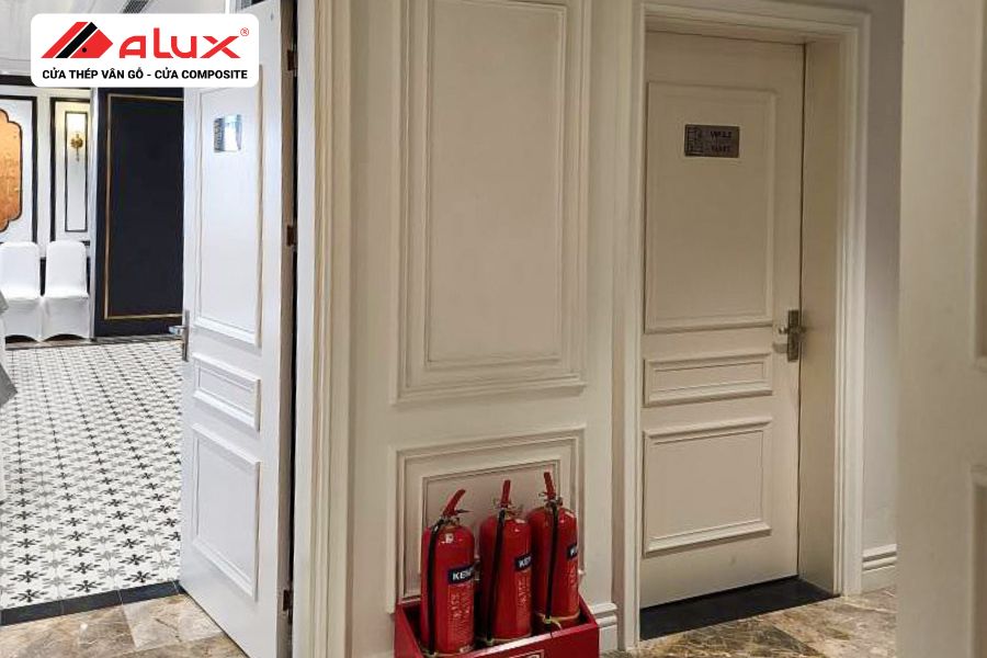 Những Lợi Ích Khi Lựa Chọn Cửa Vệ Sinh Composite