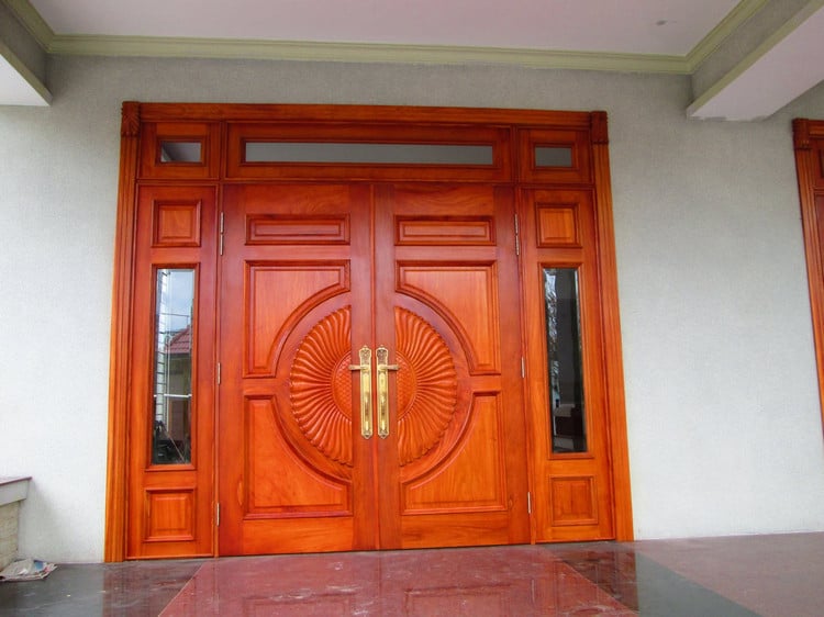 Cửa gỗ tự nhiên