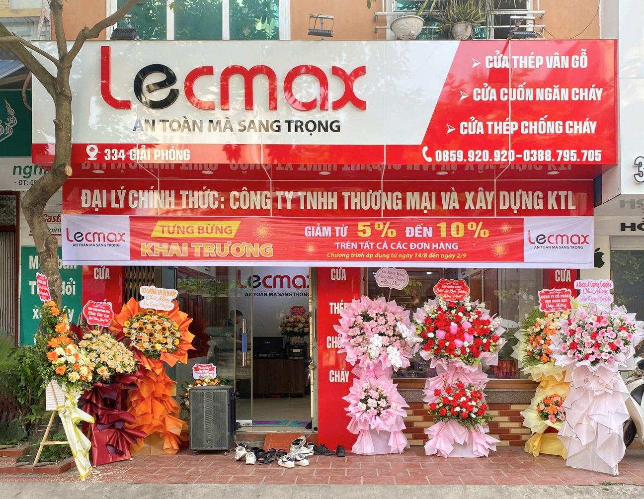 Cửa thép vân gỗ Lecmax