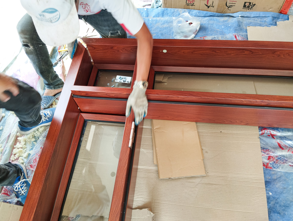 Lắp đặt khung cửa
