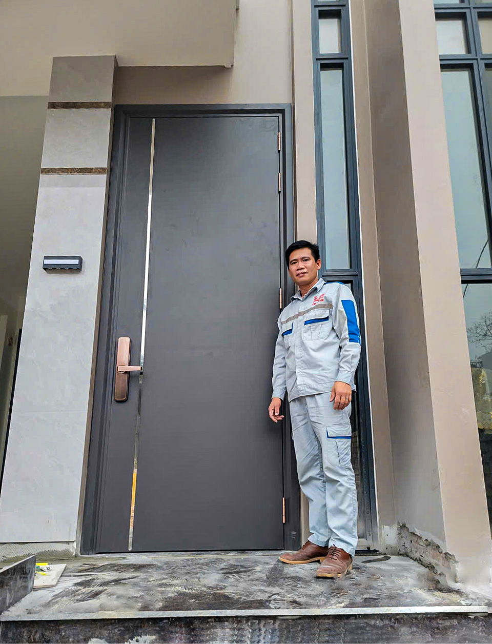  Mẫu cửa thép vân gỗ cho chung cư