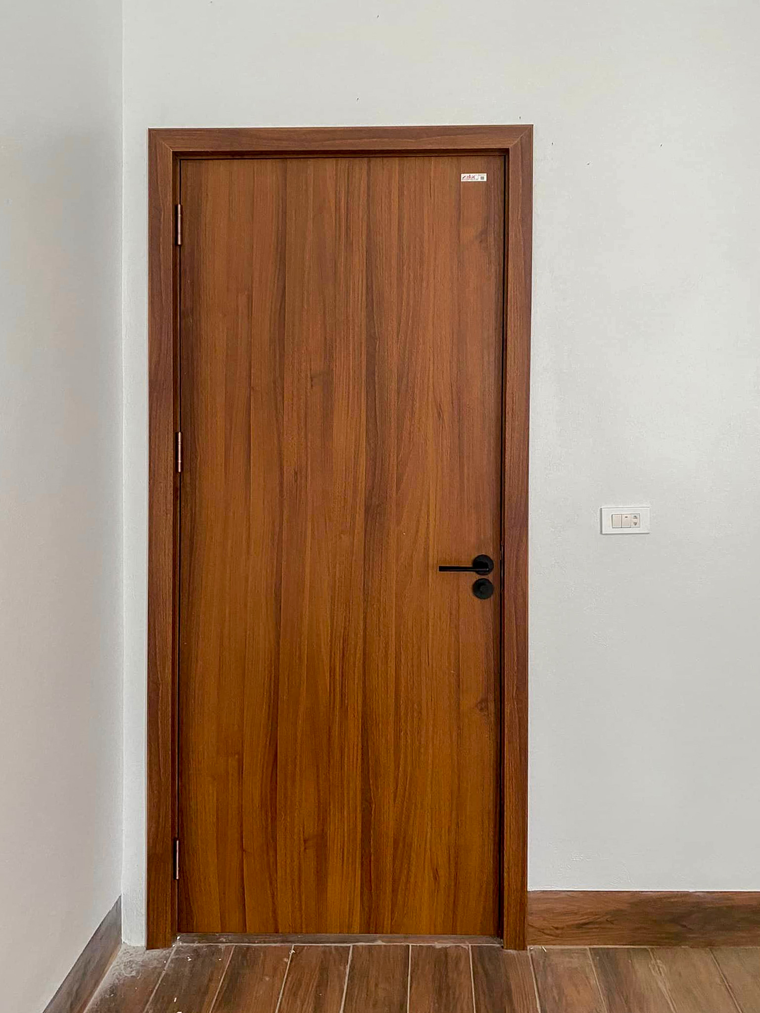 Tuổi thọ trung bình của cửa Composite là bao lâu?