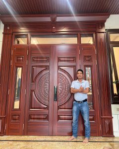 Tuổi Ngọ chọn cửa thép vân gỗ màu nào để rước tài lộc, may mắn? Tuổi Ngọ chọn cửa thép vân gỗ màu nào để rước tài lộc, may mắn?