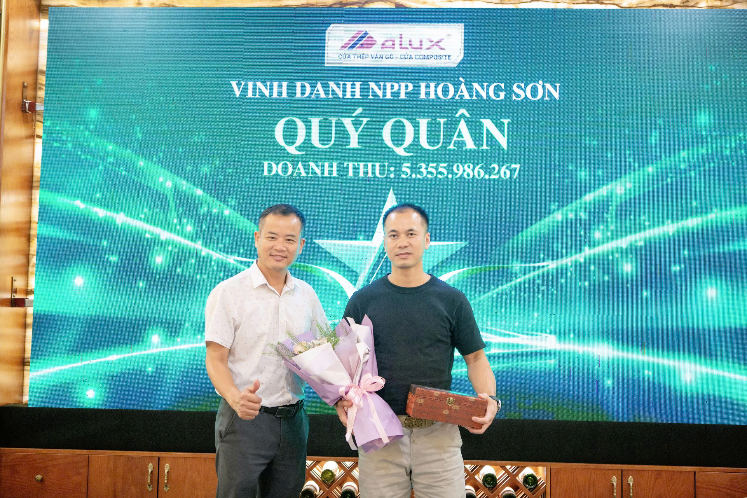 Trao giải Nhà phân phối Alux giải 3 Quý quân