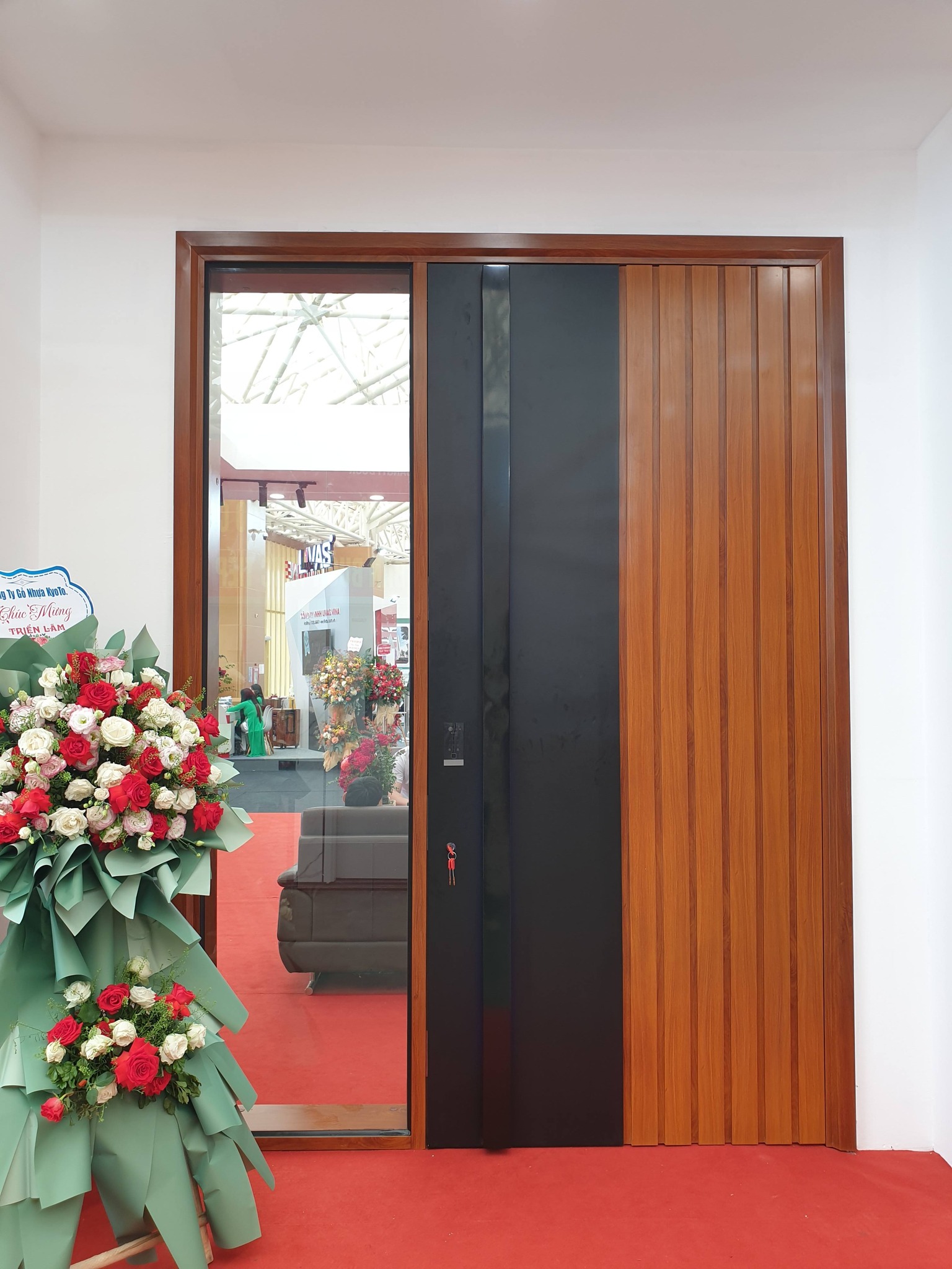 Những lưu ý khi lắp đặt cửa thép vân gỗ cho chung cư