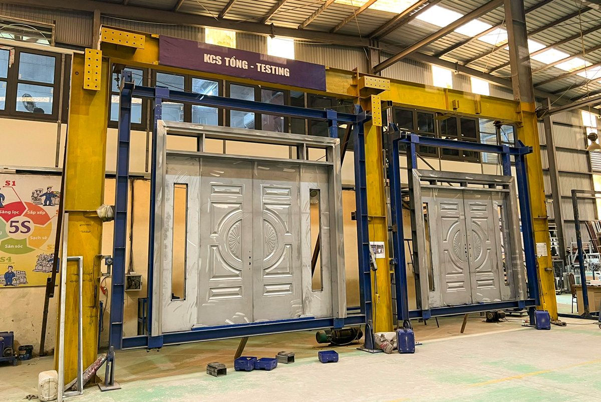 Lắp ráp phụ kiện và kiểm tra chất lượng
