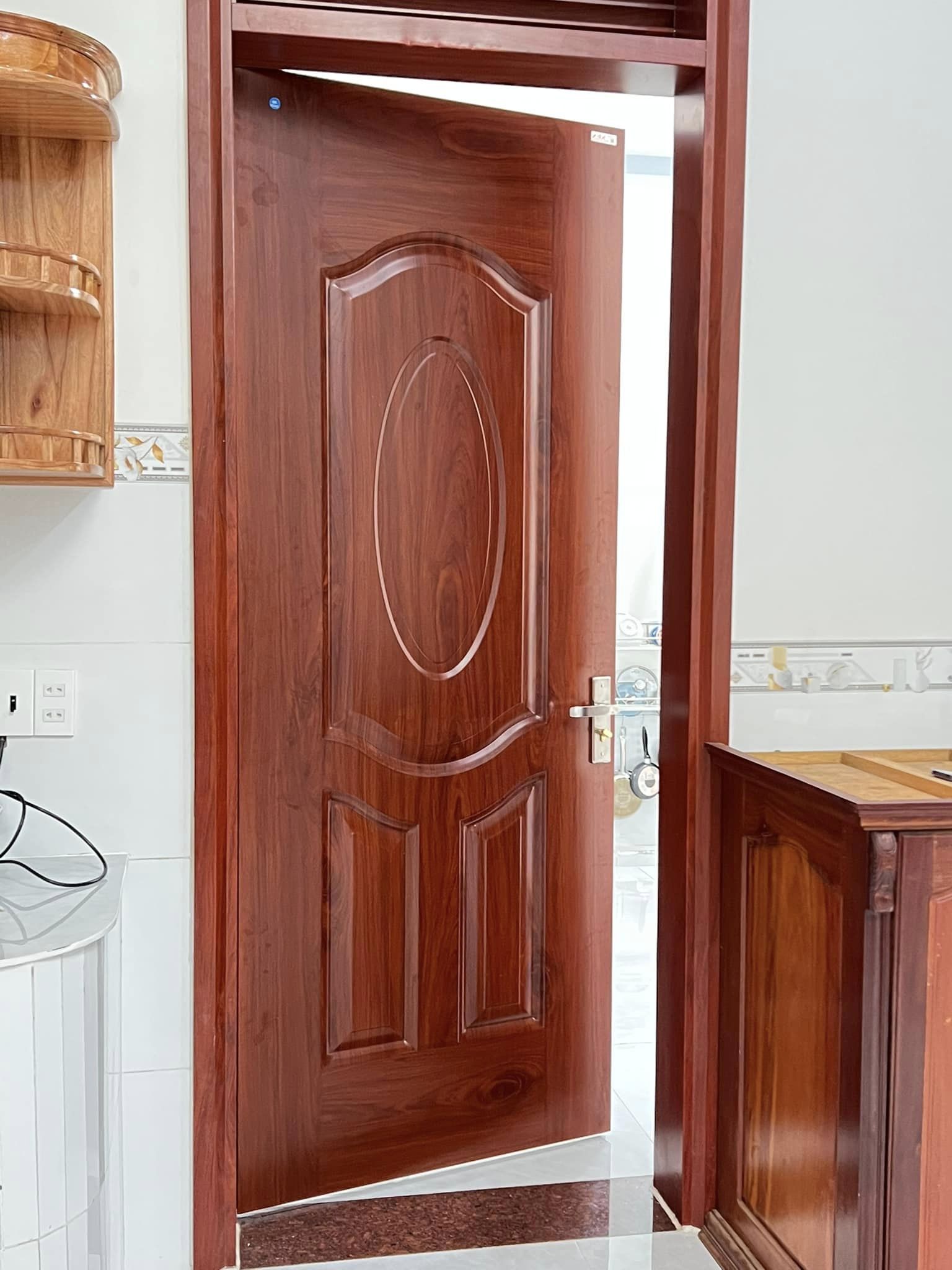 Cửa thép vân gỗ 1 cánh – Giải pháp tối ưu cho cửa thông phòng và cửa phụ