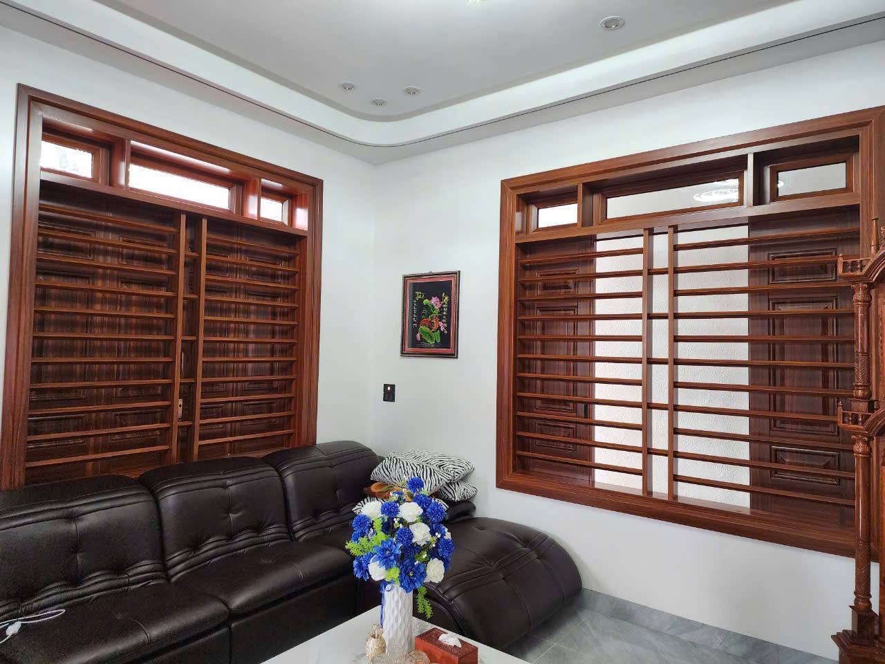 Cửa sổ, cửa ban công
