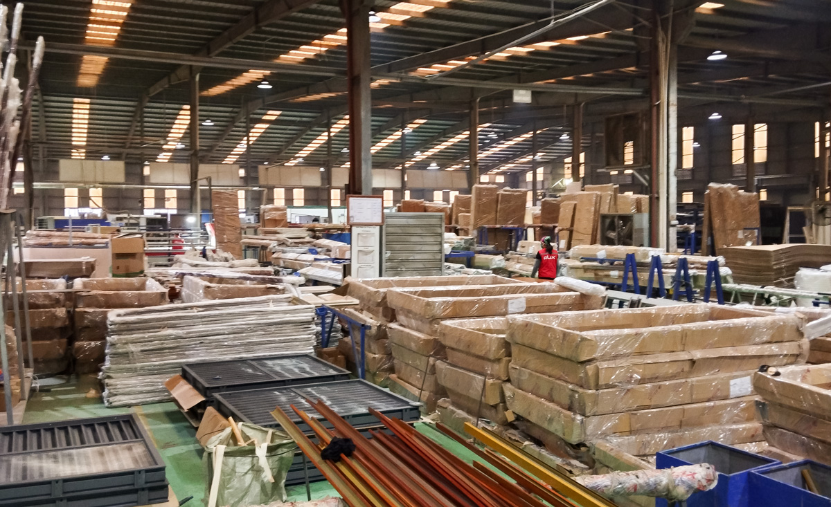 Đóng gói cửa Alux cần lưu ý những gì?