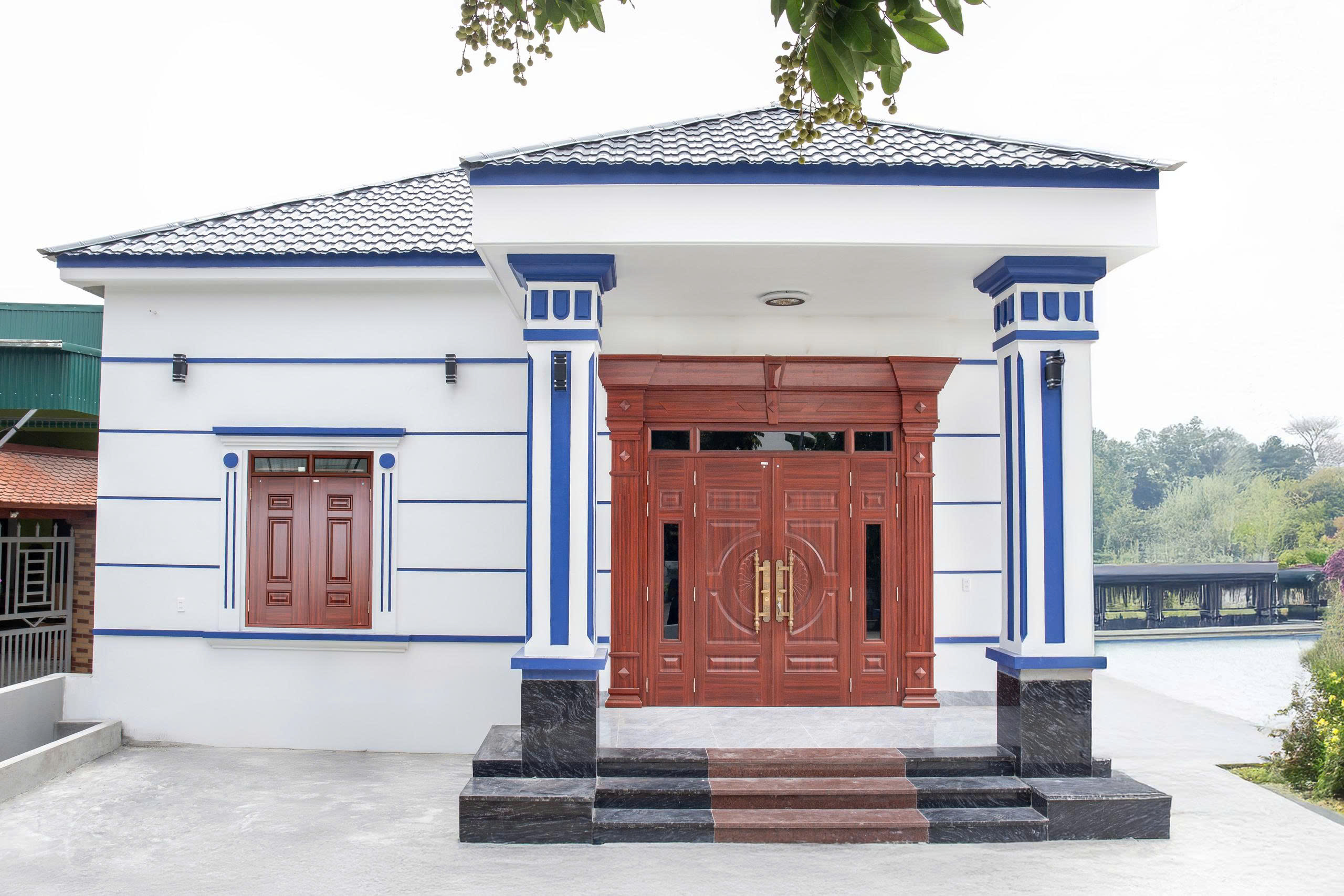 Cửa 4 cánh phào đại cho nhà cấp 4 mái Nhật
