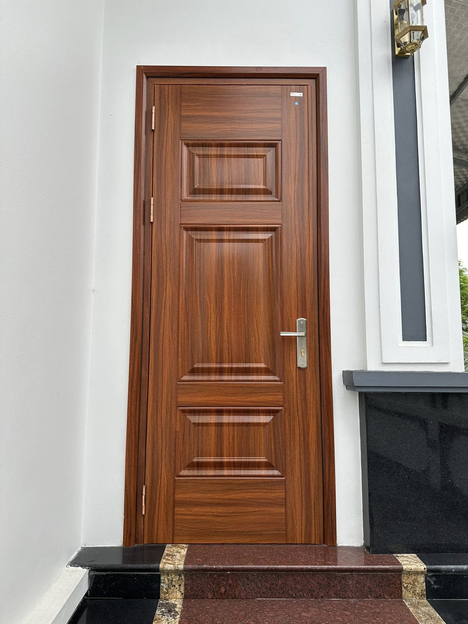 Cửa phòng ngủ kín khít đảm bảo khả năng cách âm tốt